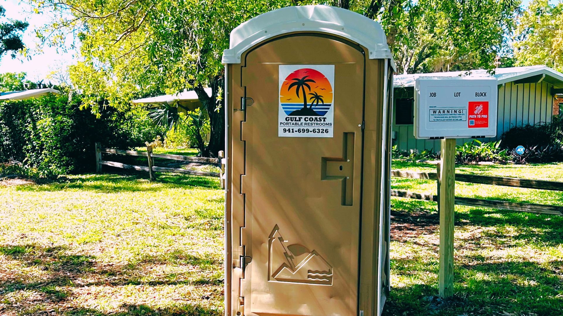 portable toilet on a construction site in desoto county florida